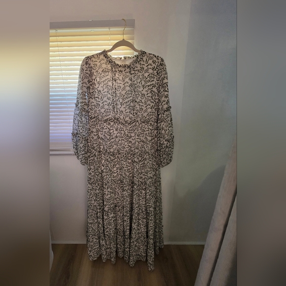 Dainty Jewells Floral Maxi - Picture 2 of 5